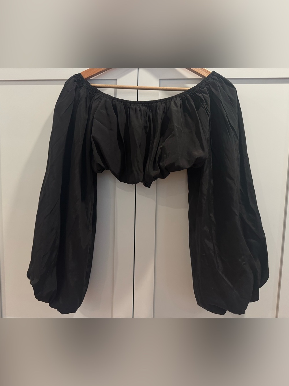 Black Off-Shoulder Balloon Sleeve Crop Top XS